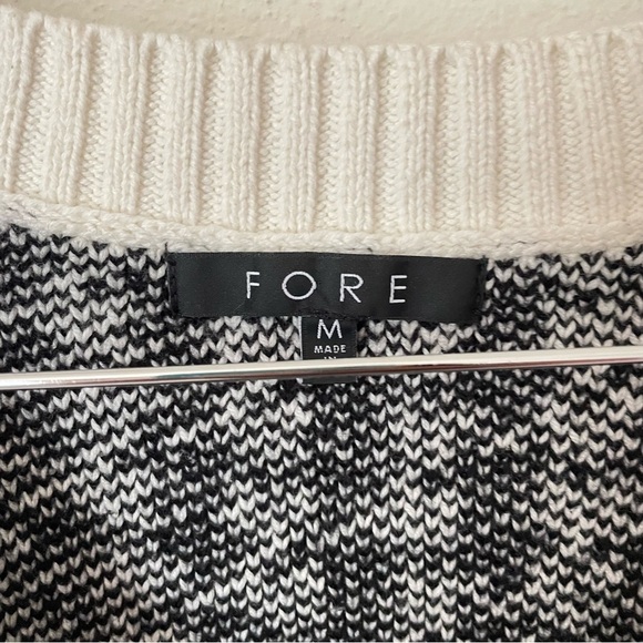 Vici Zabana Houndstooth Knit Sweater Vest in Size Medium - Picture 5 of 7